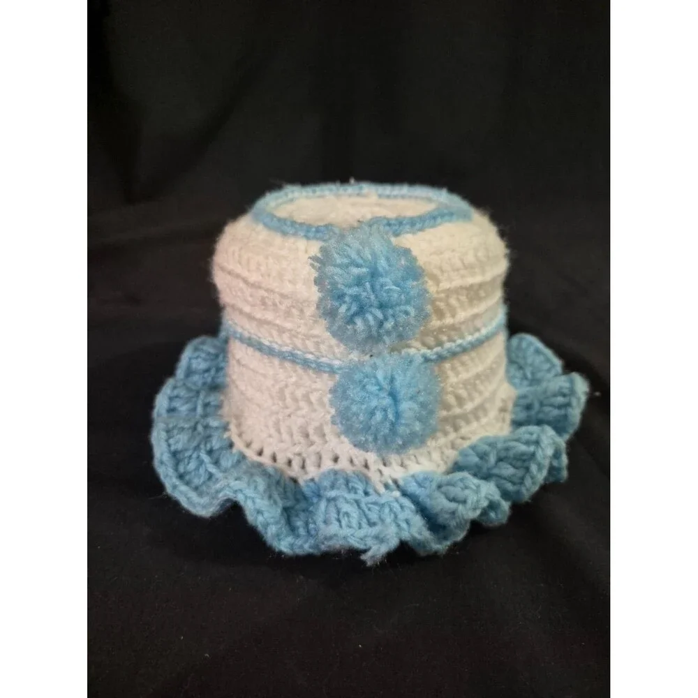 Vintage Hand Crocheted Toilet Paper Holder Blue & White